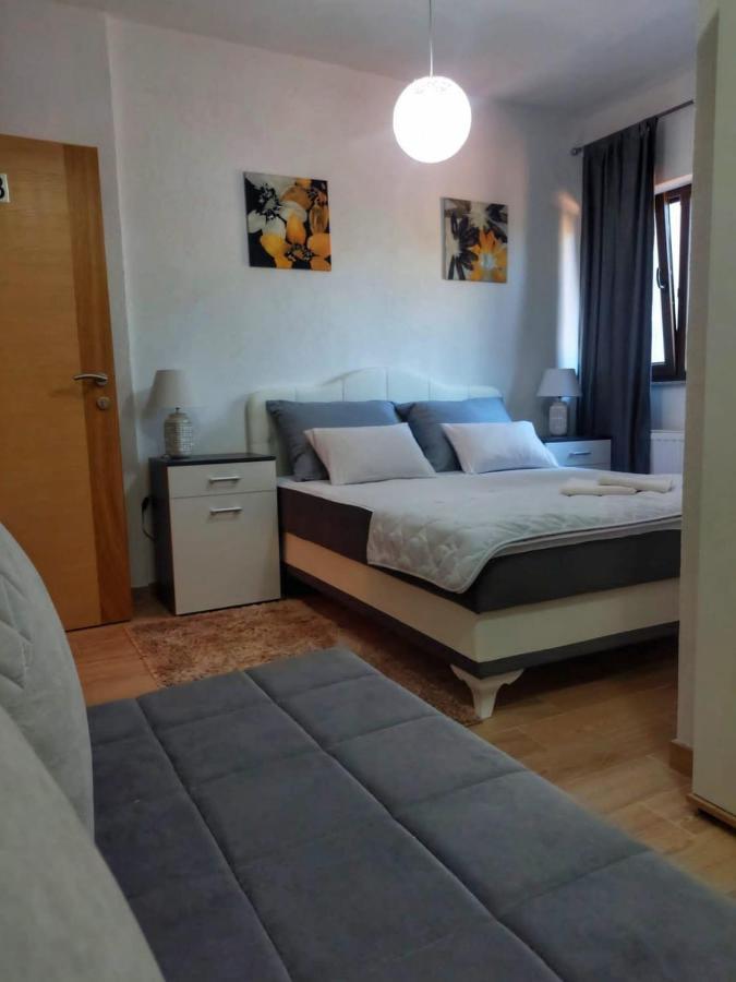 Vacation Home Keskic Velika Gata Exterior foto