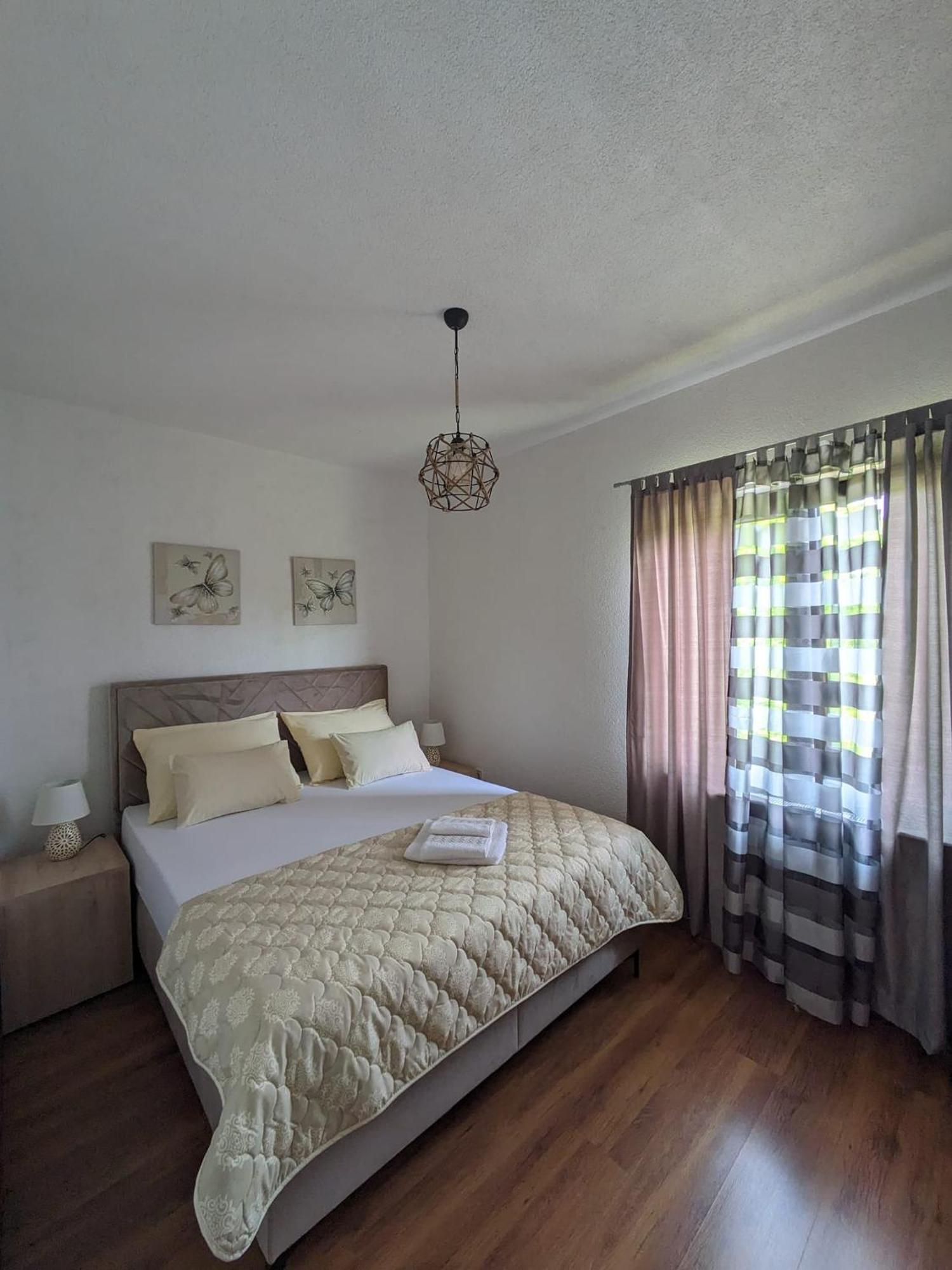 Vacation Home Keskic Velika Gata Exterior foto